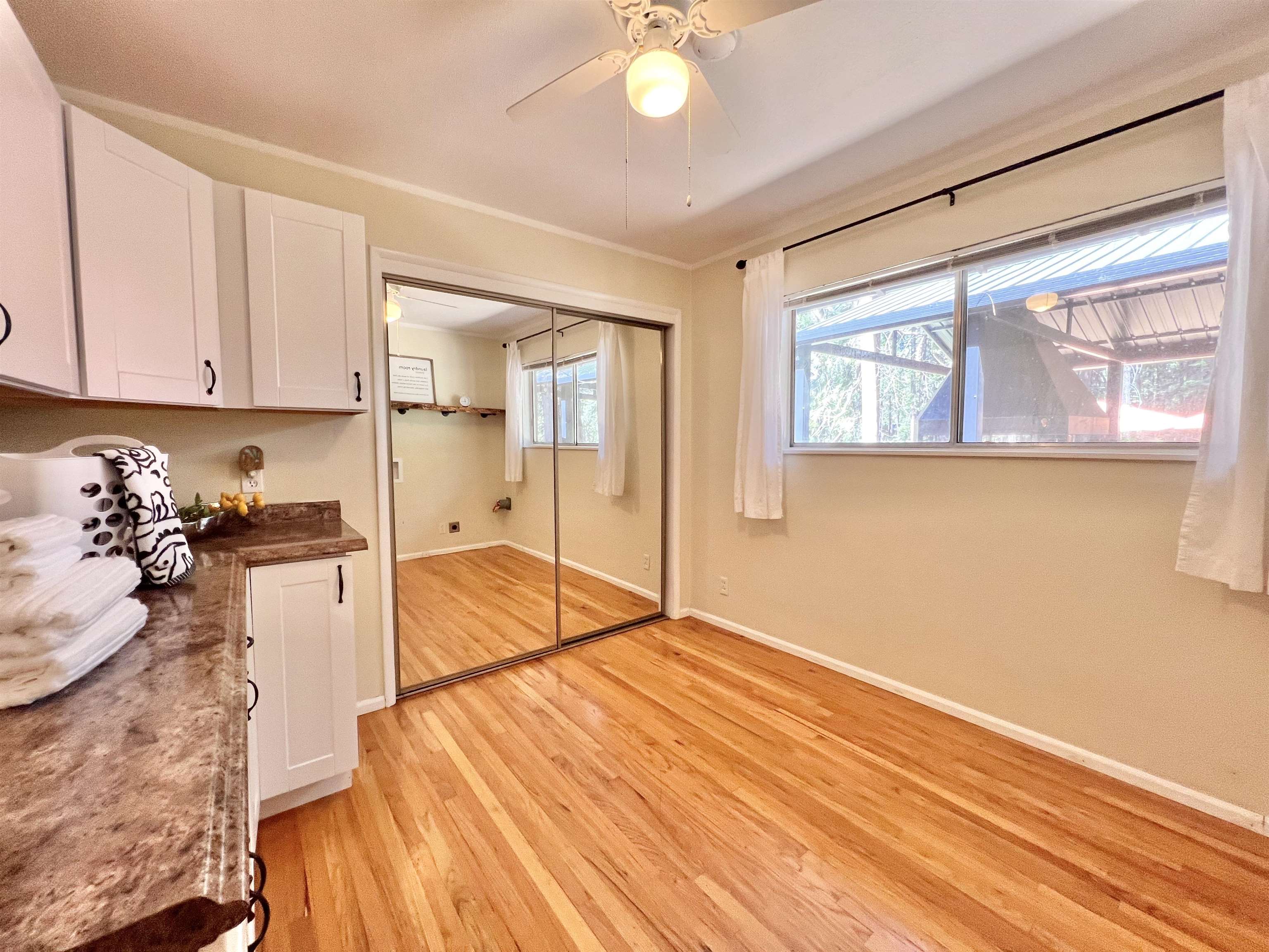 1137 Schilling Way