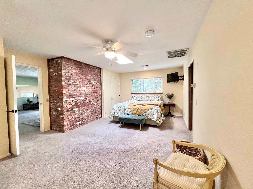 1137 Schilling Way