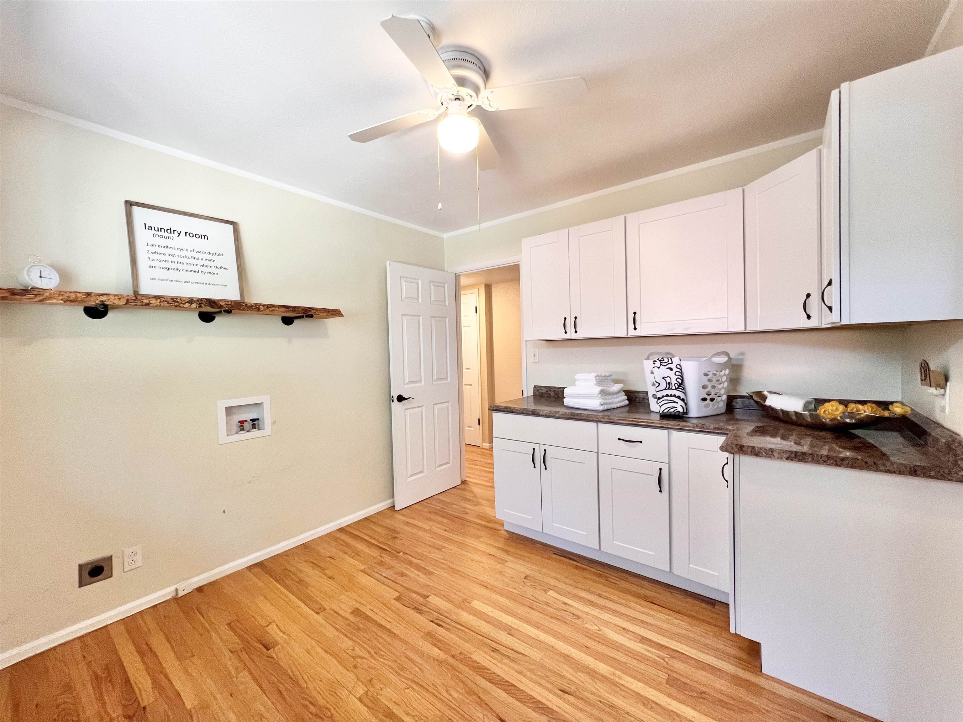 1137 Schilling Way