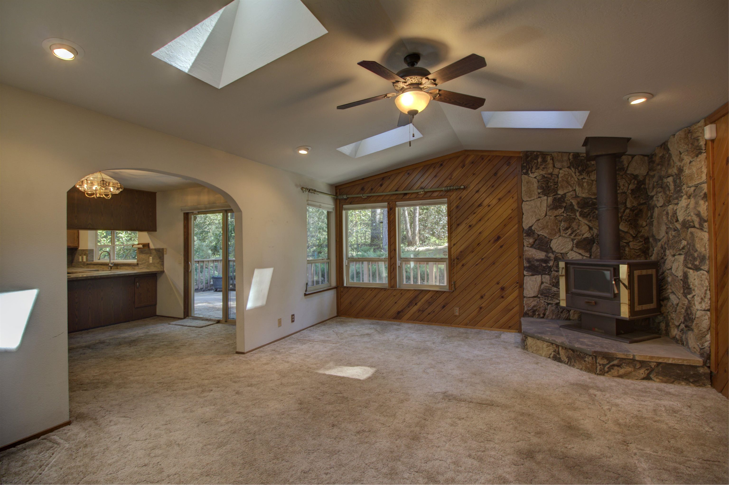 1530 Timber Hills