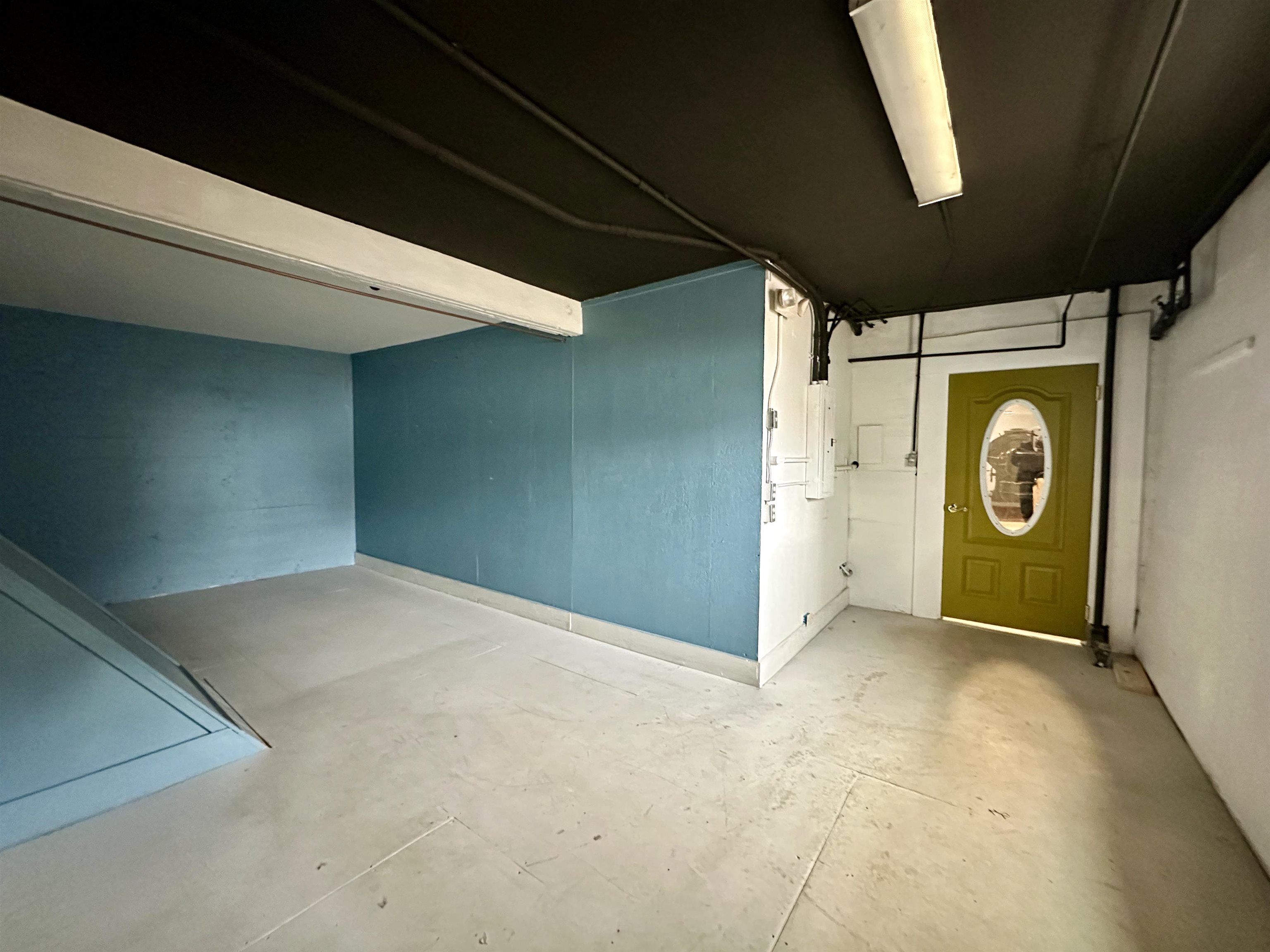 211 Main St