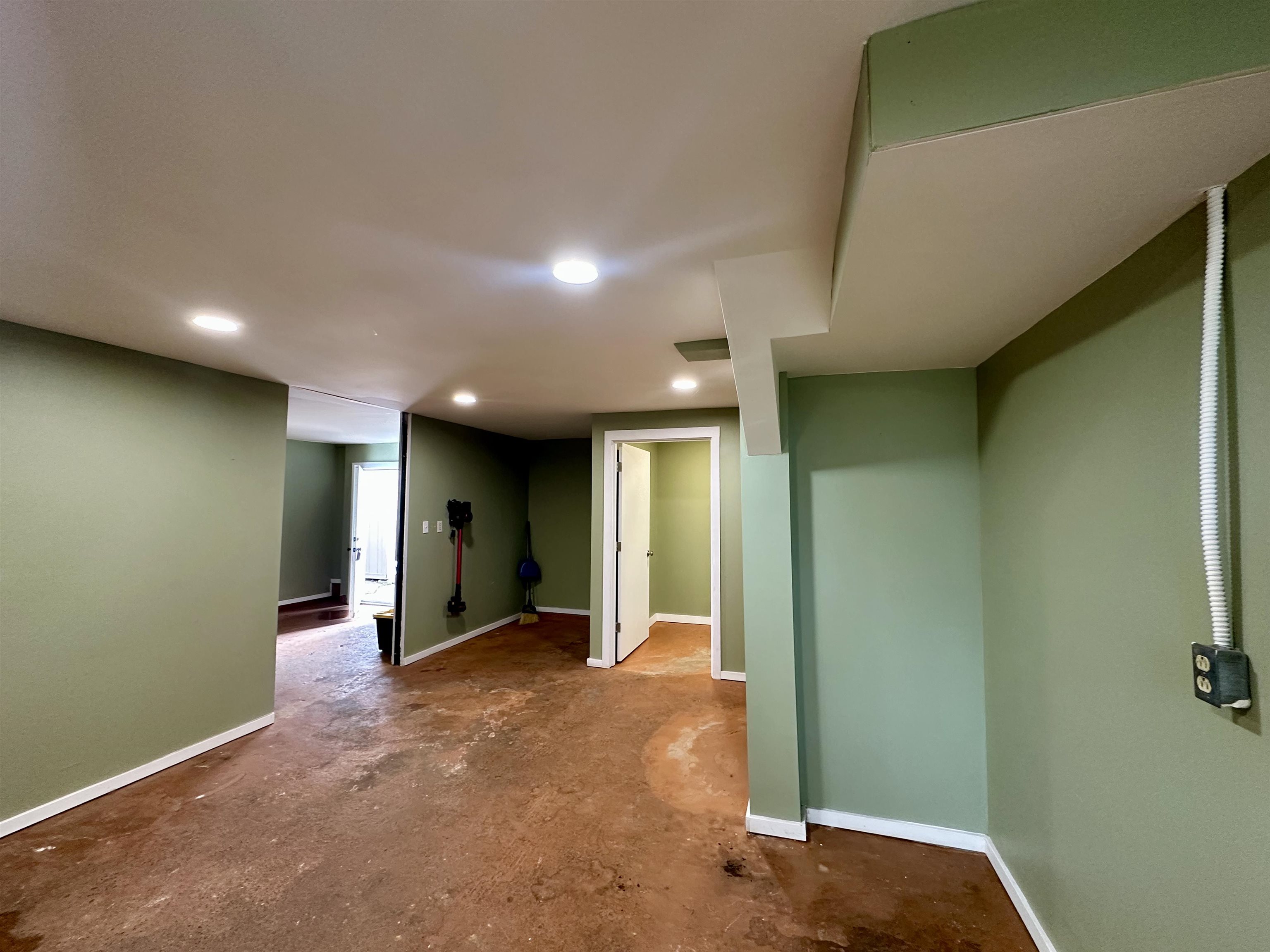 211 Main St