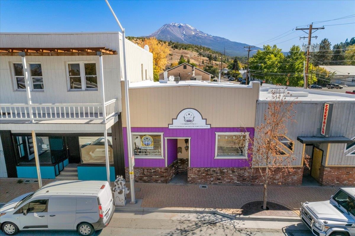 211 Main St