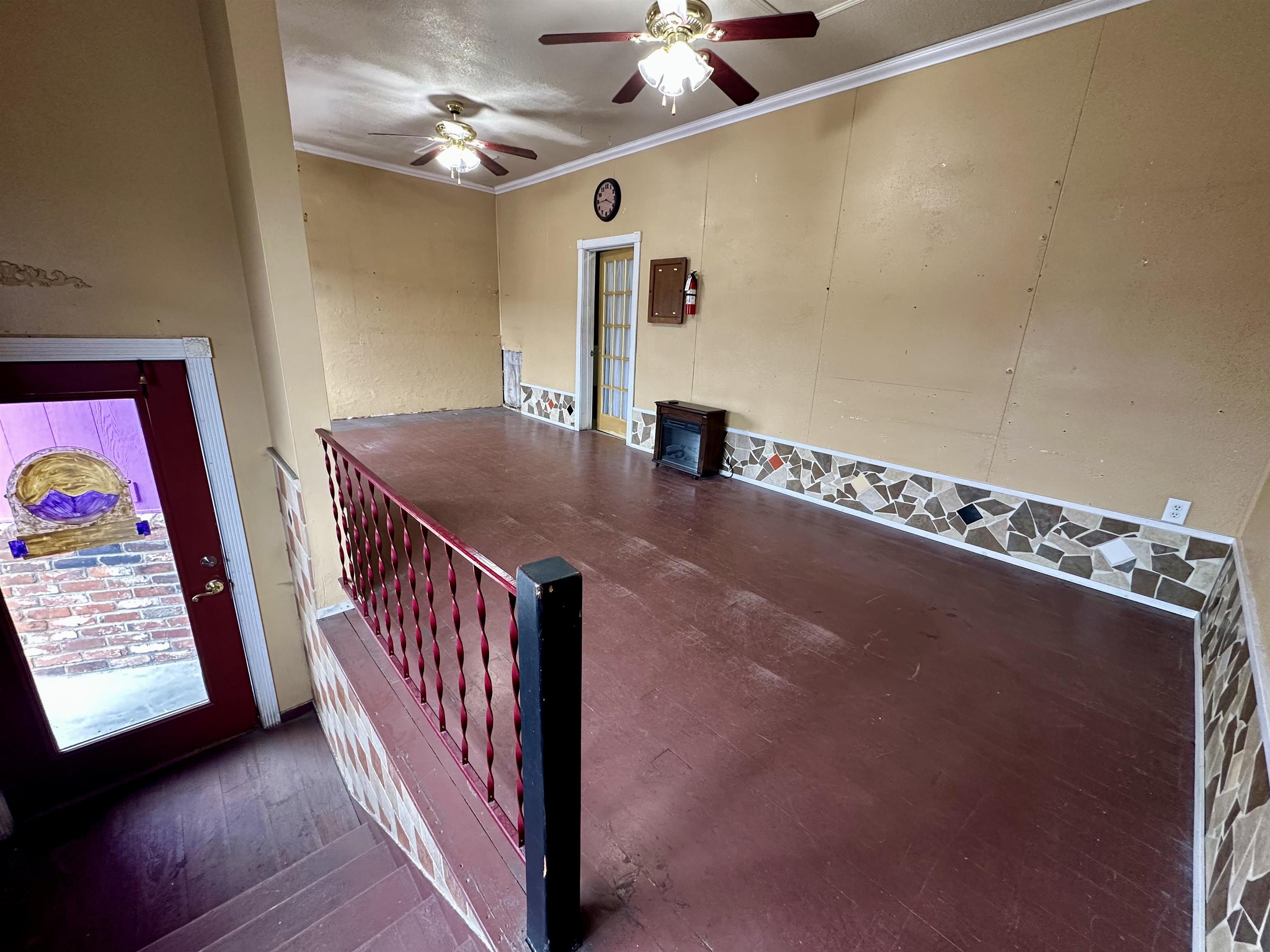 211 Main St
