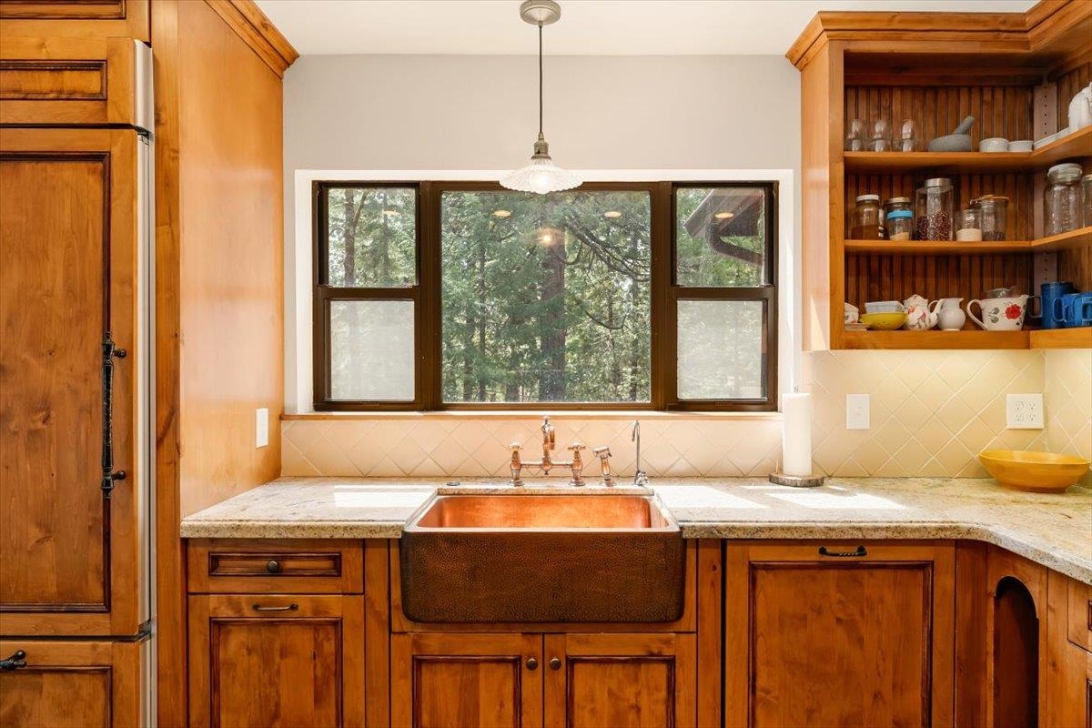 1901 Shasta Acres