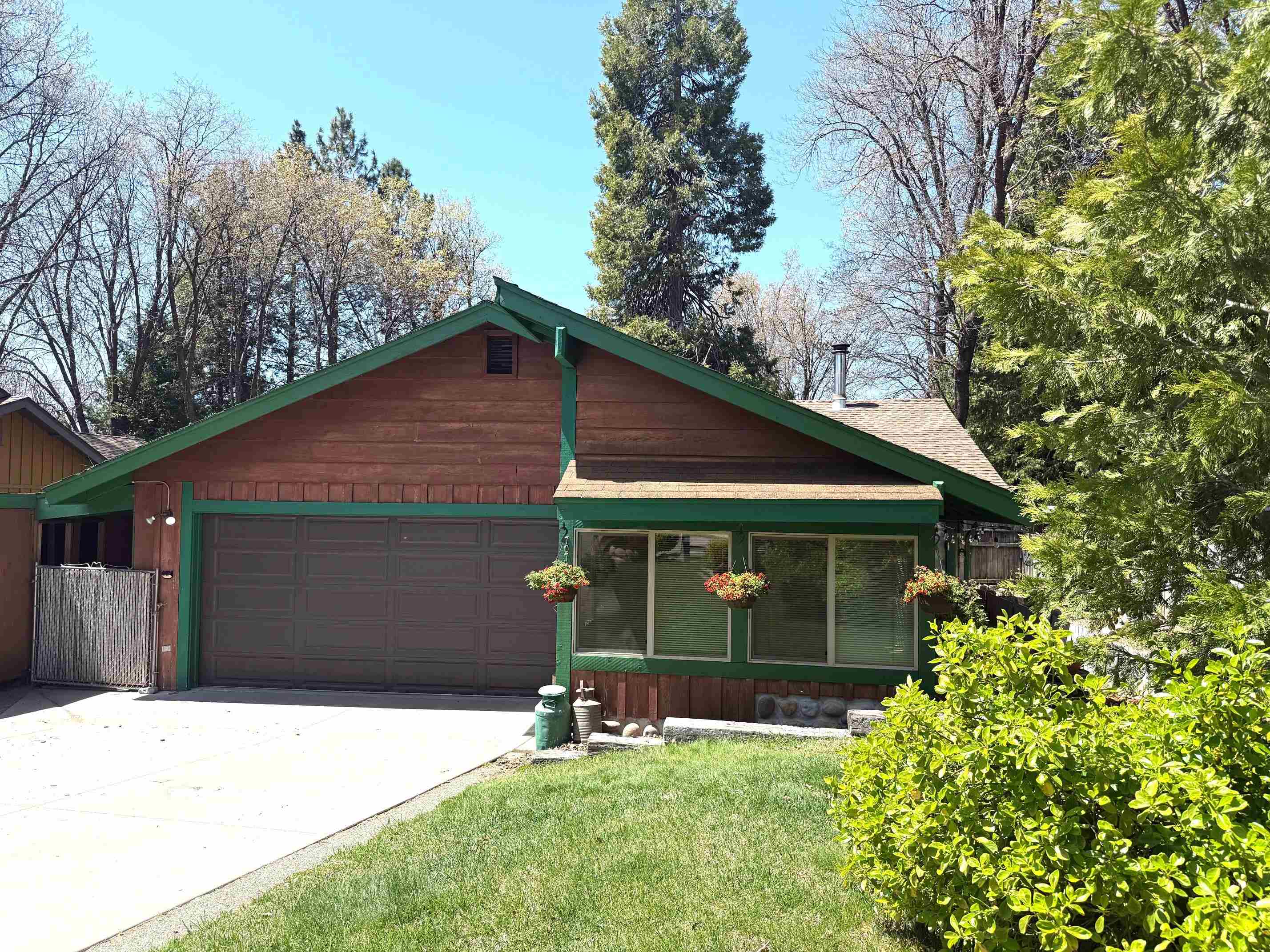 707 Everitt Memorial Hwy