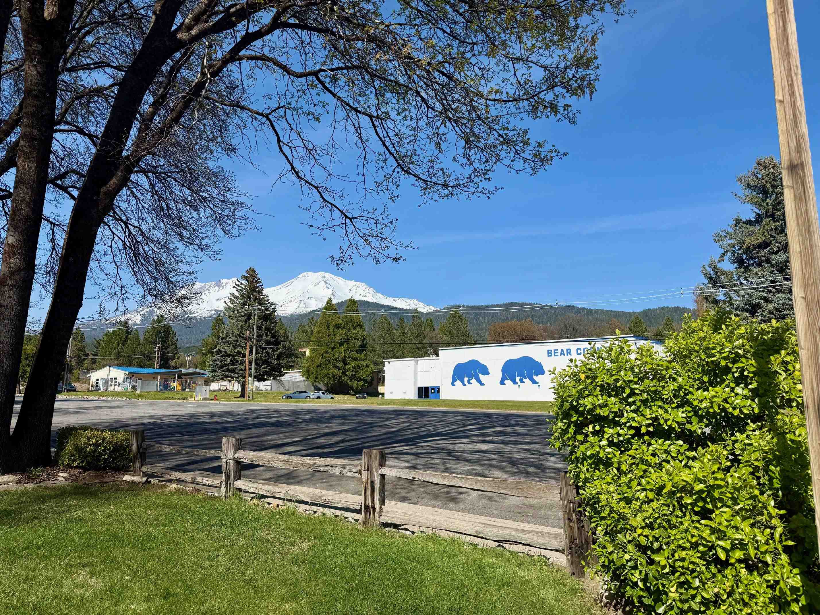 707 Everitt Memorial Hwy