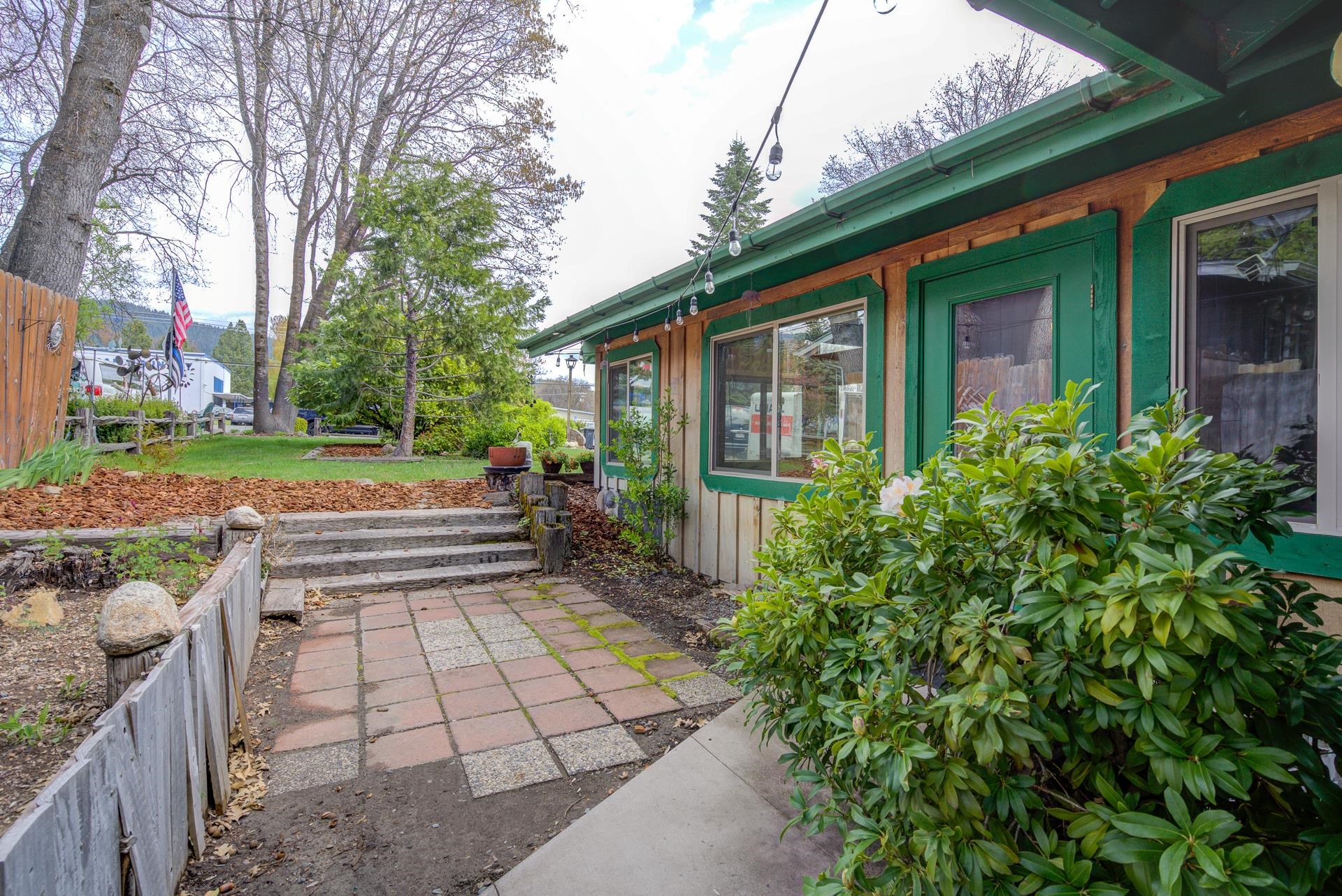 707 Everitt Memorial Hwy