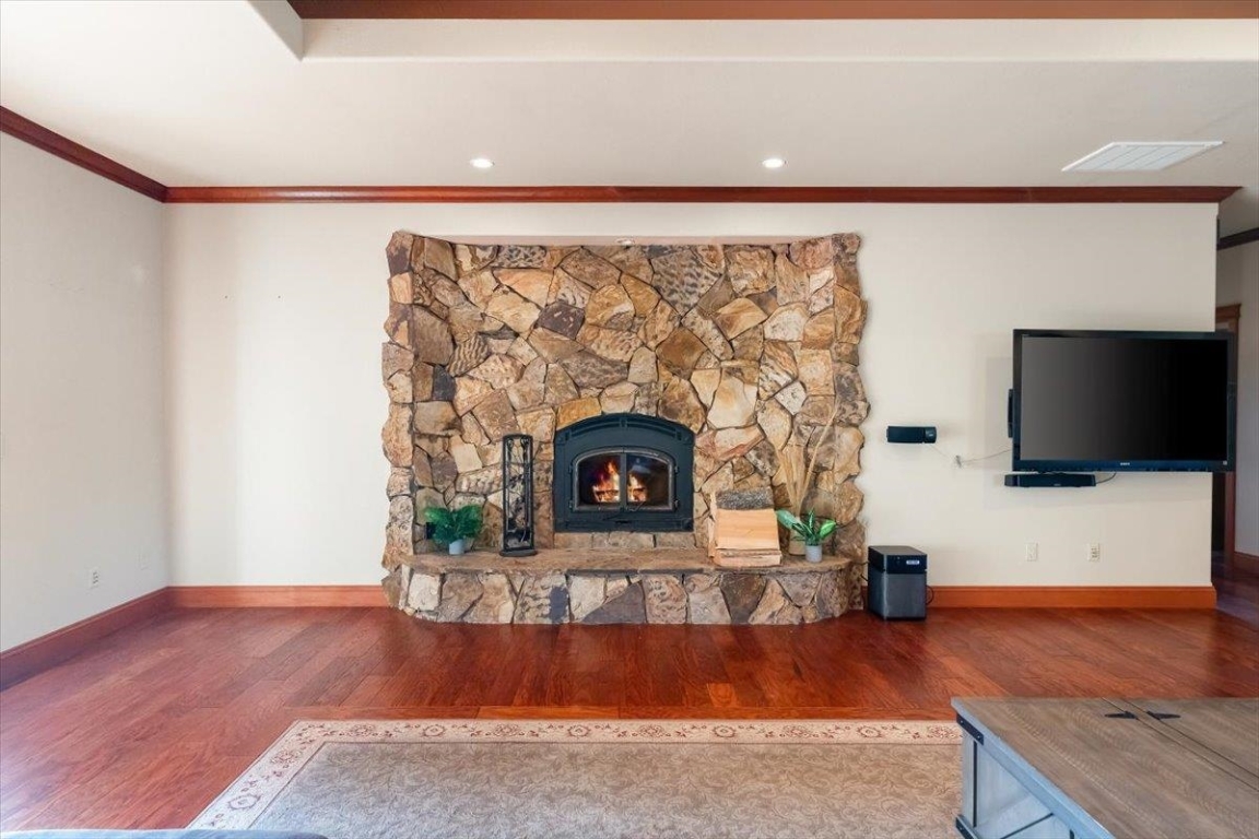 852 Deas Way