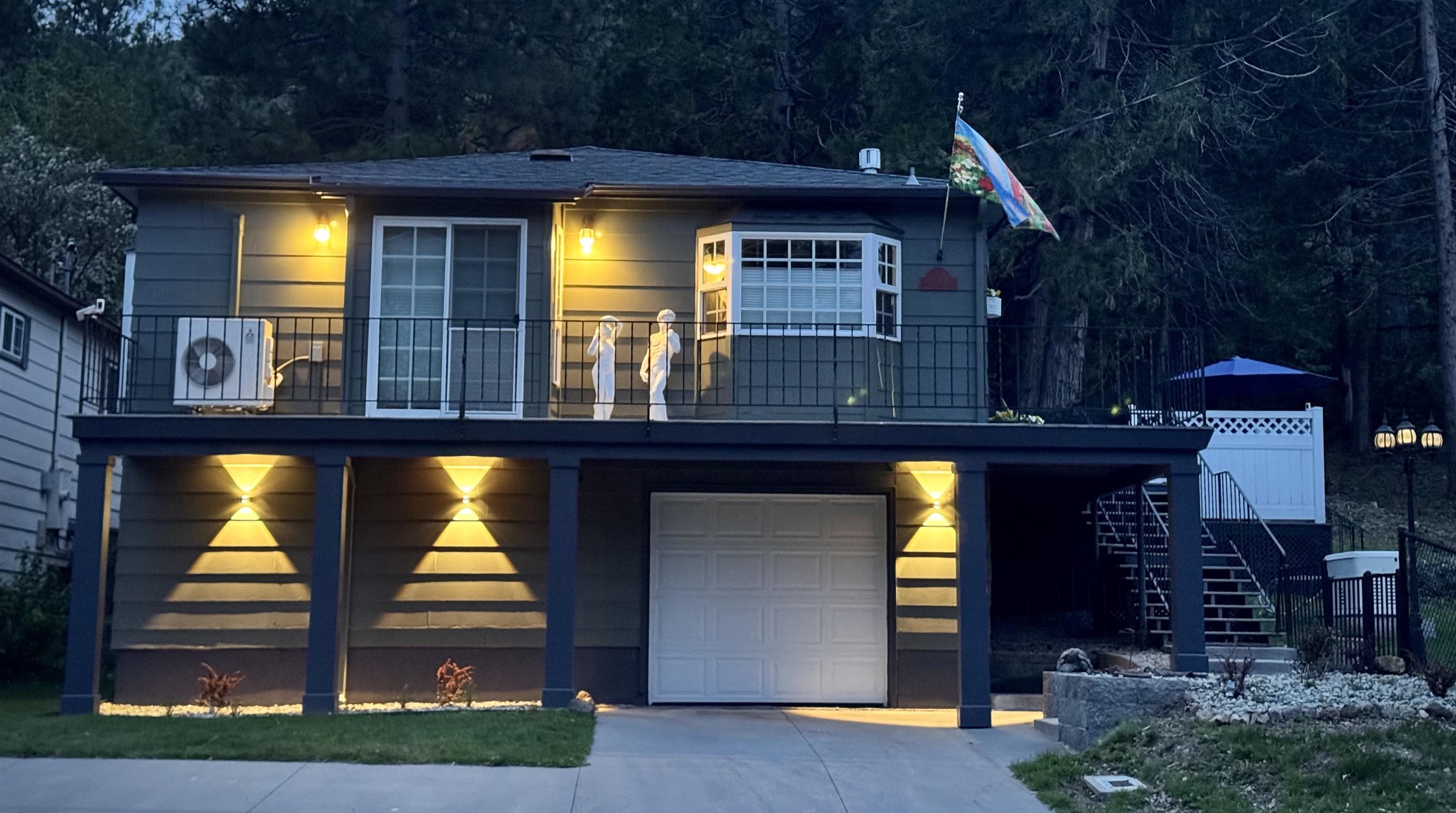 857 S Weed Blvd