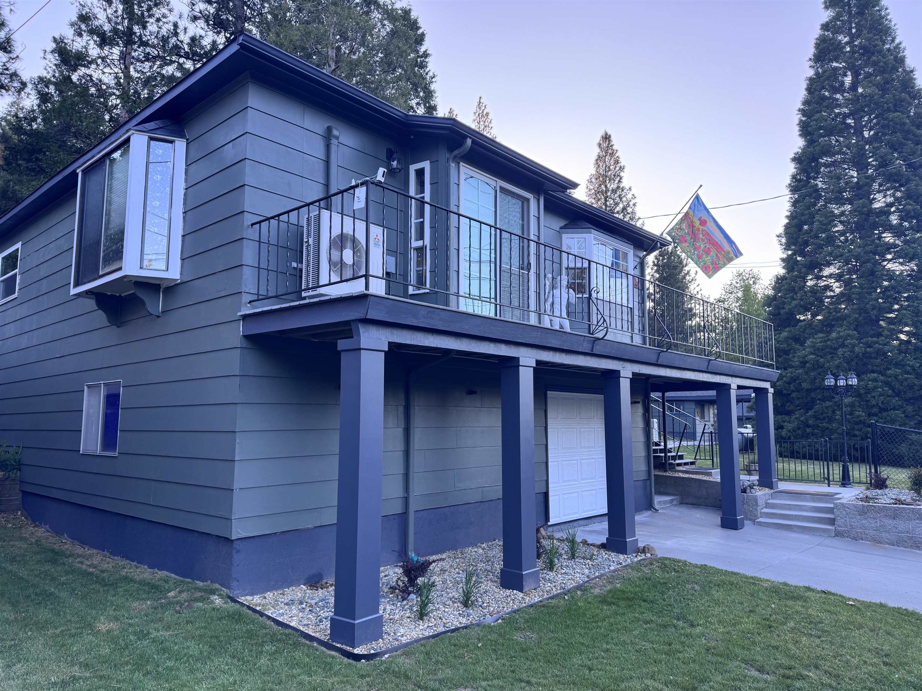 857 S Weed Blvd