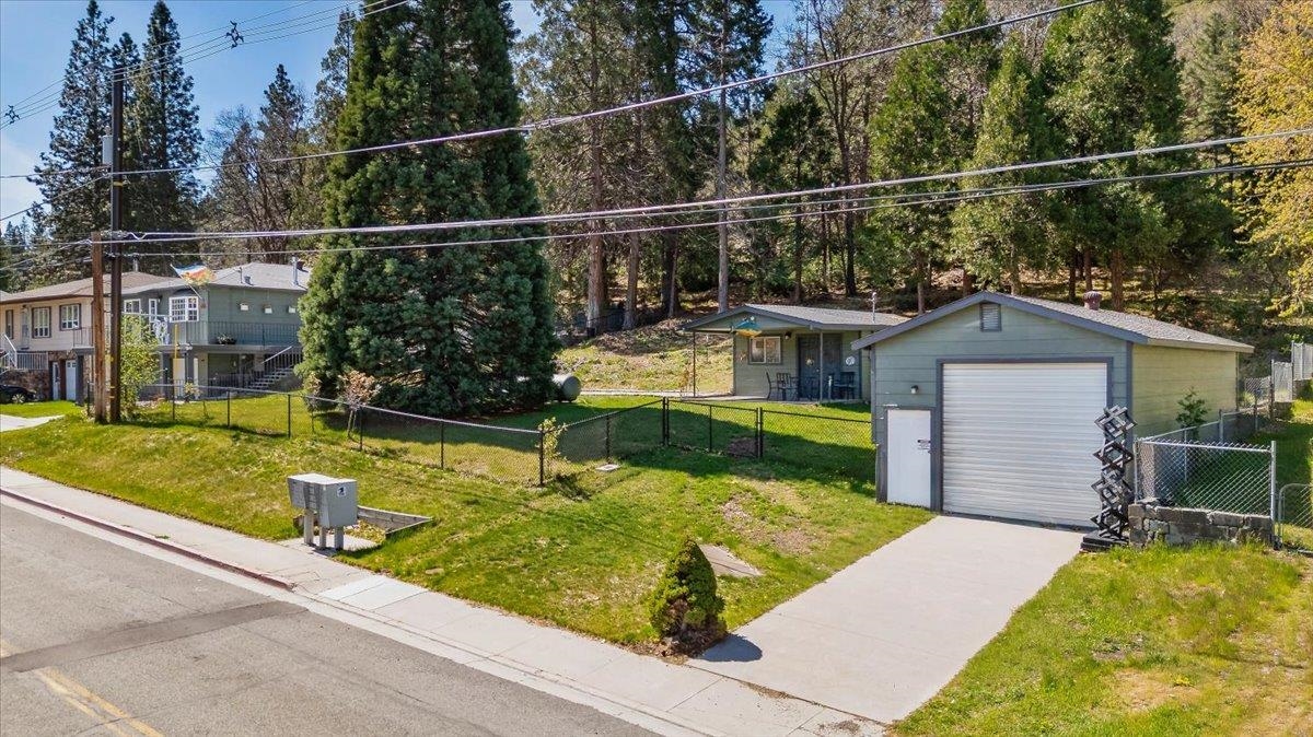 857 S Weed Blvd