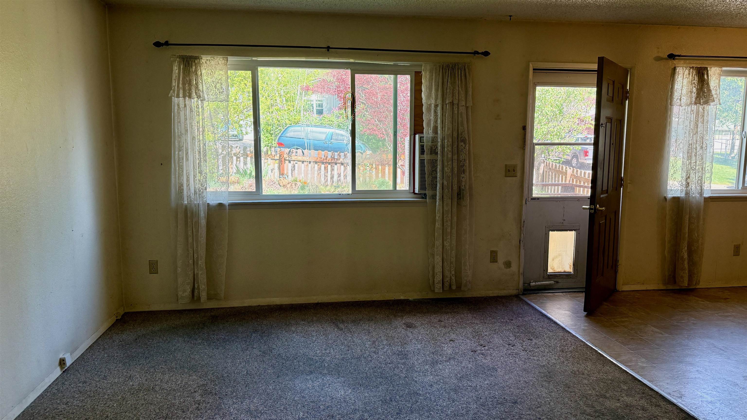 372 Sullivan Ave