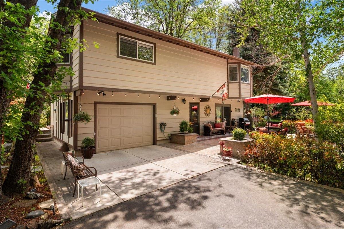 821 Rockfellow Drive