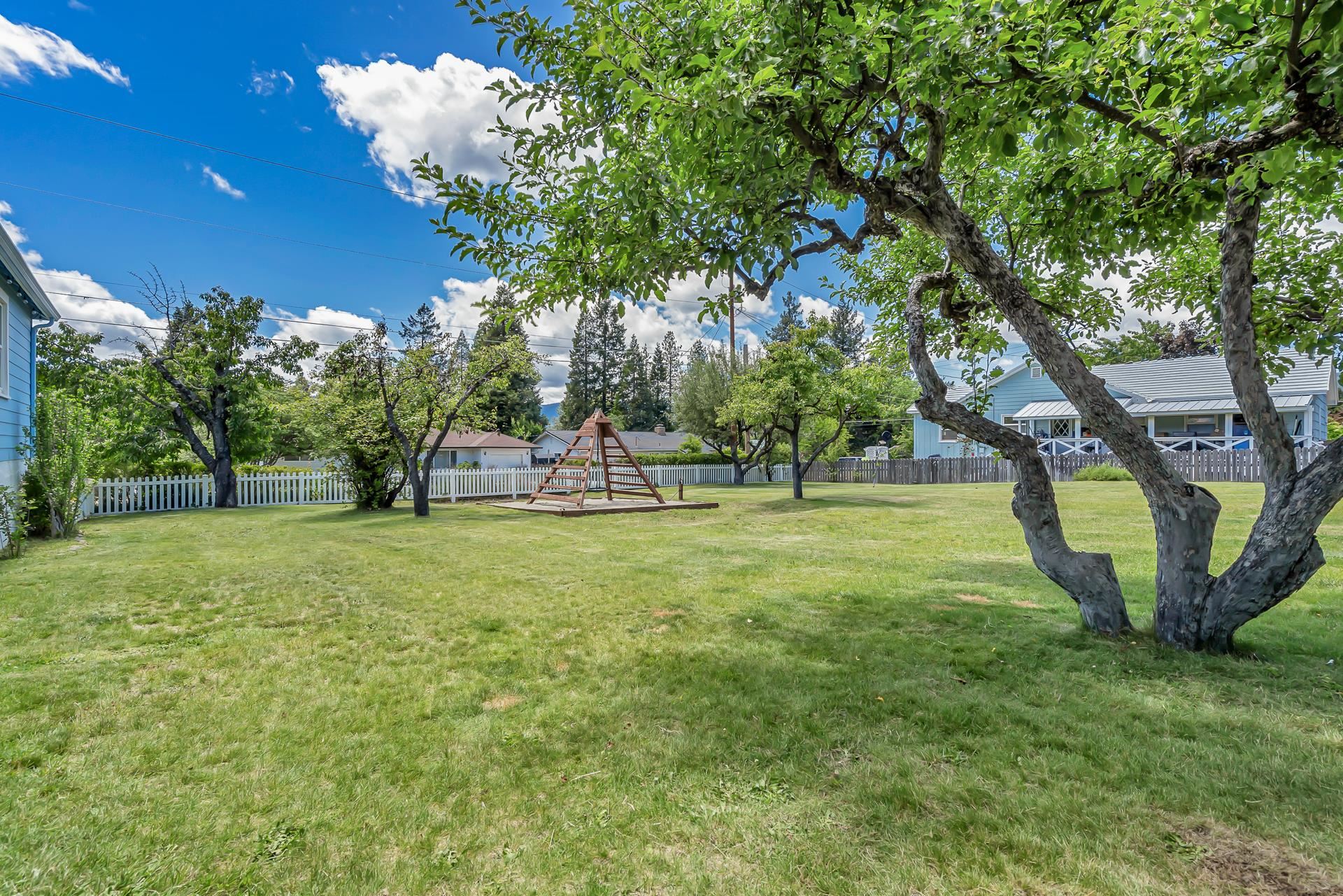 210 Merritt Ave