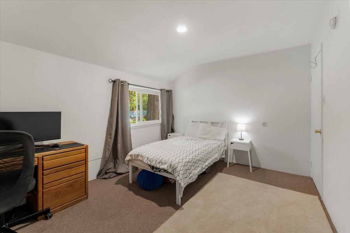 300 E Jessie Street