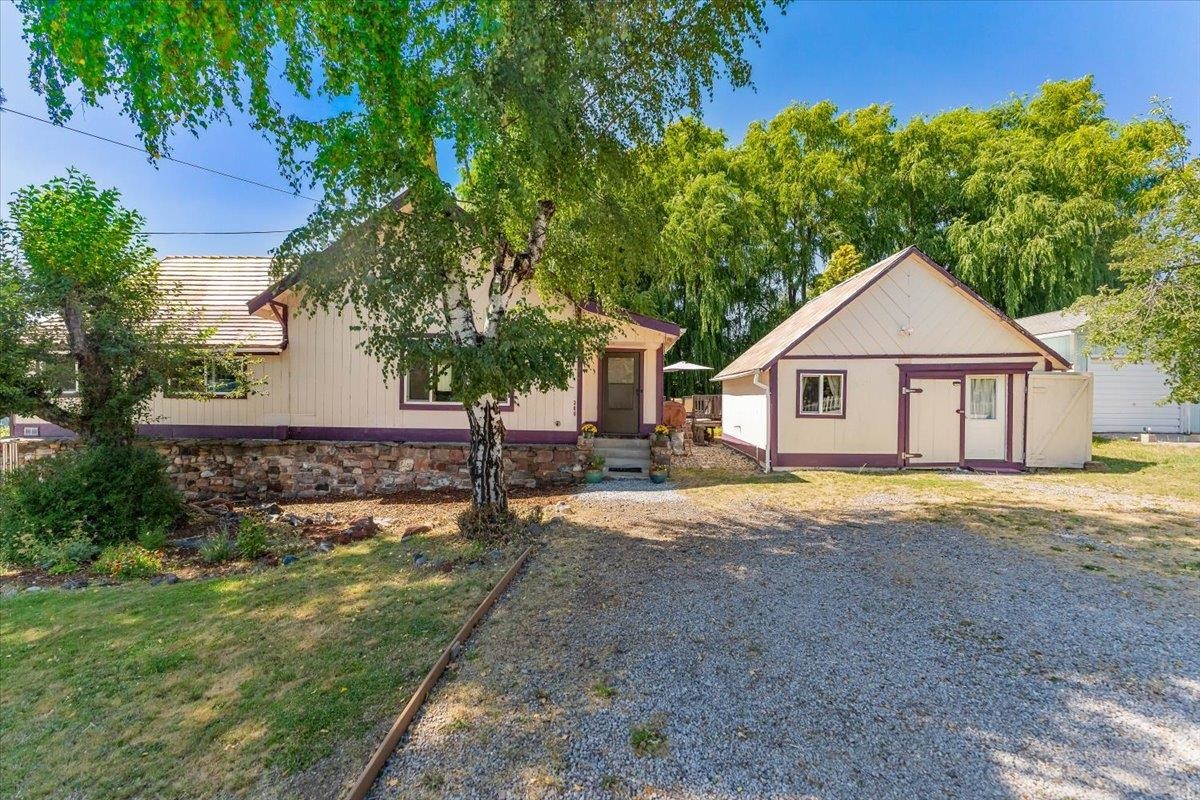 300 E Jessie Street