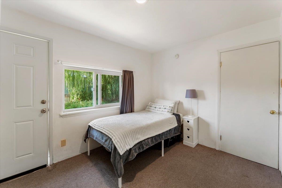 300 E Jessie Street