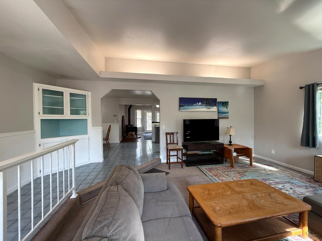 2215 College Ave