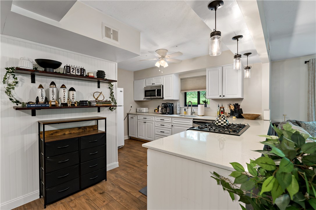 1712 Forest Green Dr 1712