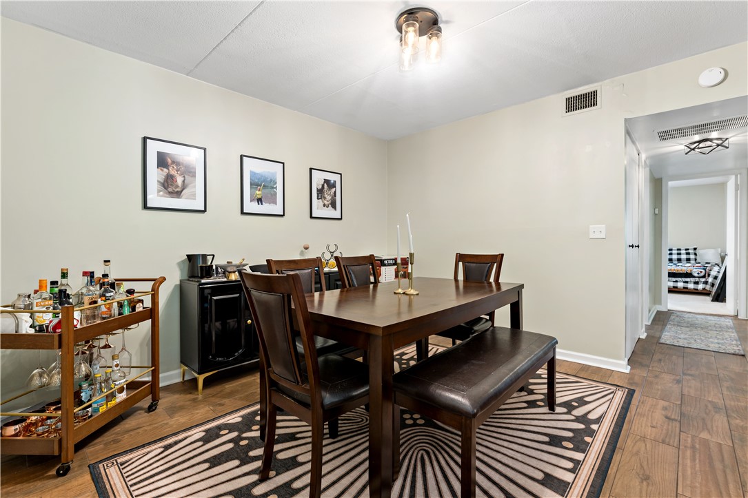 1712 Forest Green Dr 1712