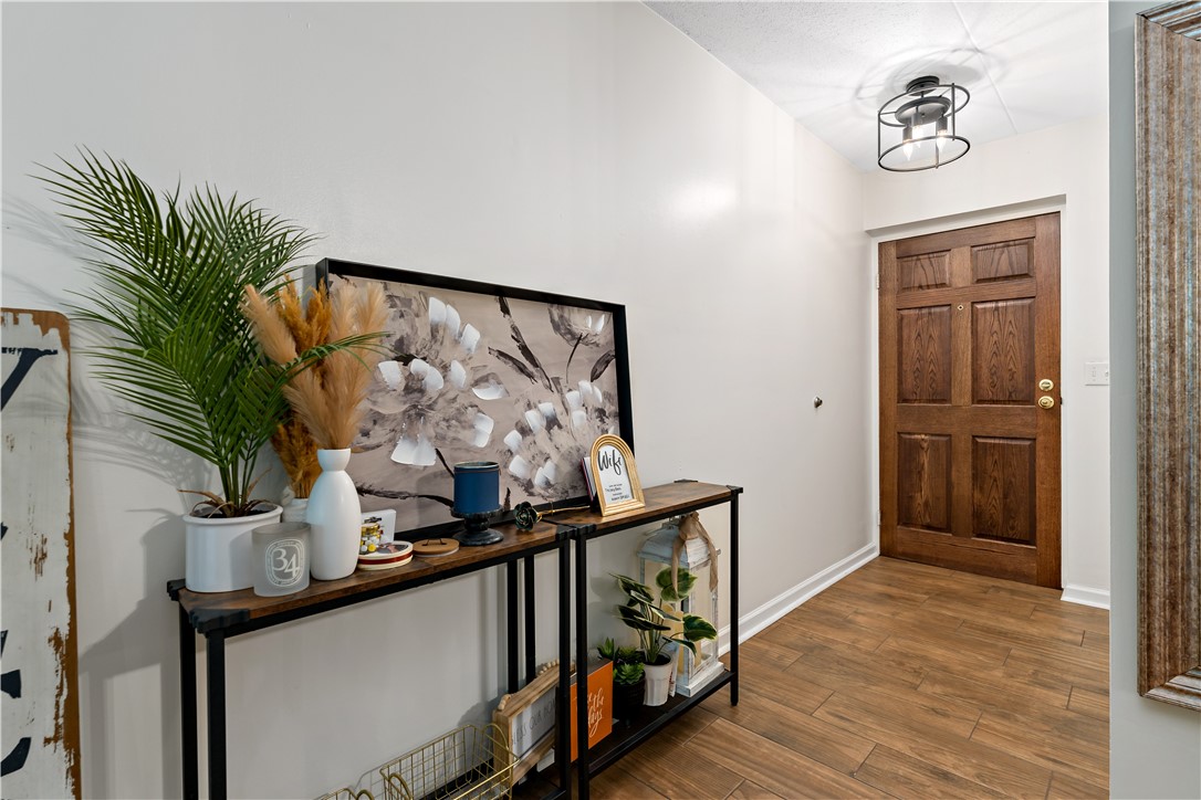 1712 Forest Green Dr 1712