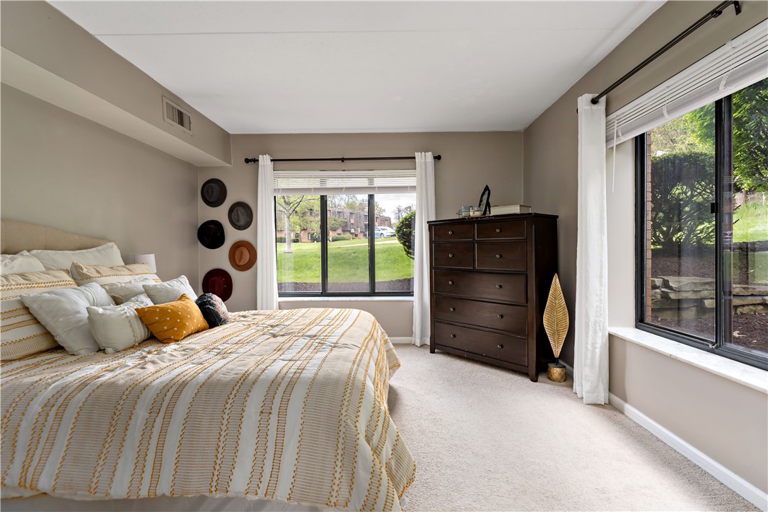 1712 Forest Green Dr 1712