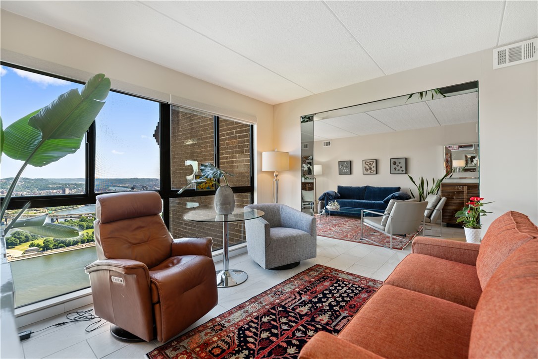 1000 Grandview Ave 904