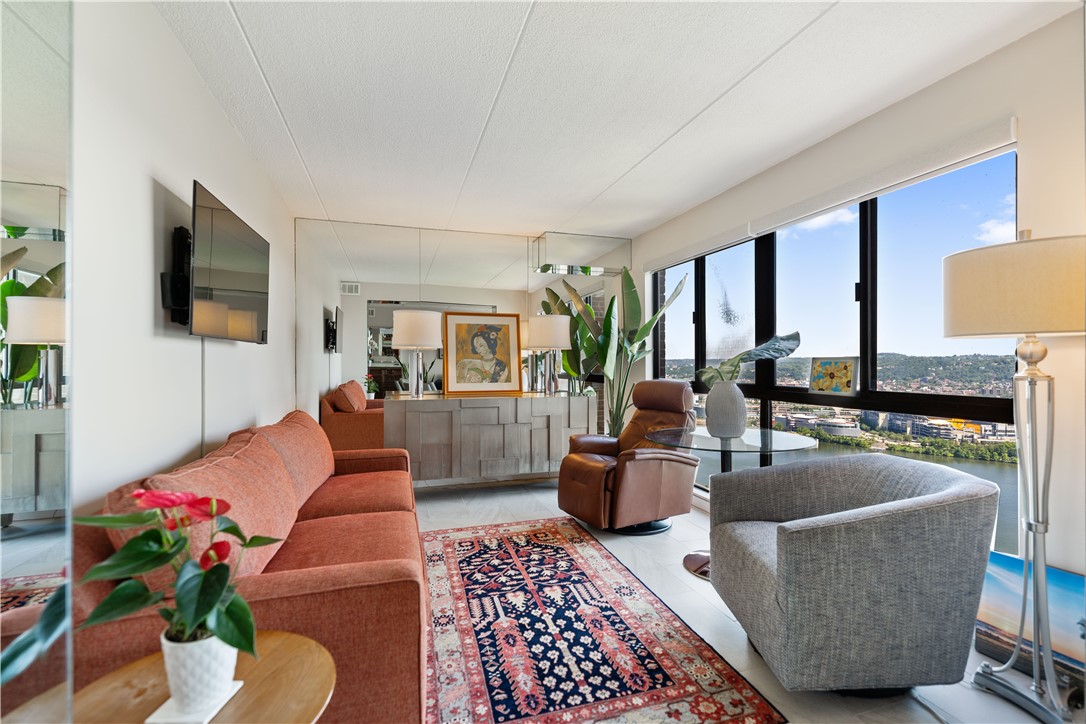 1000 Grandview Ave 904