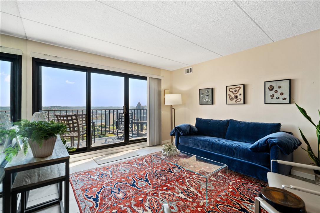 1000 Grandview Ave 904