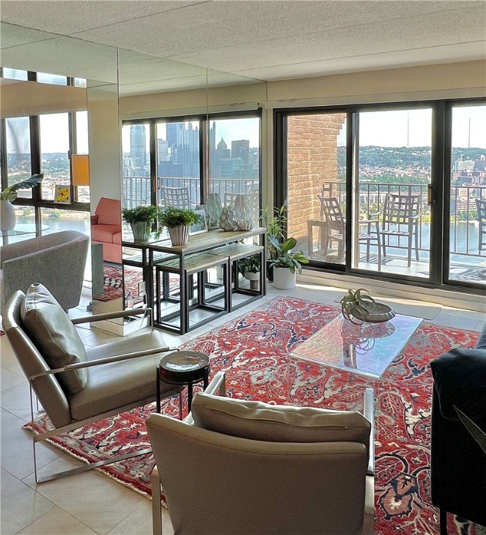 1000 Grandview Ave 904