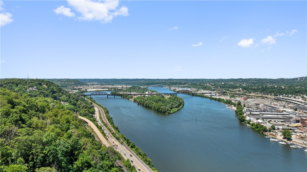 1008 Rue Grande Vue St