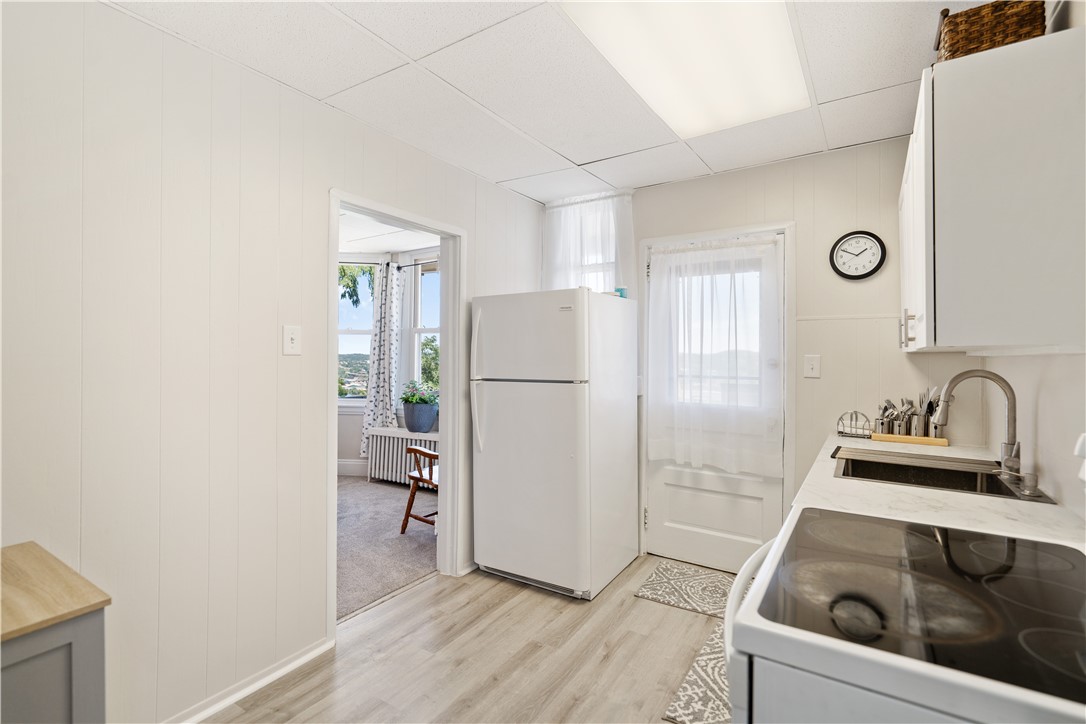 1008 Rue Grande Vue St