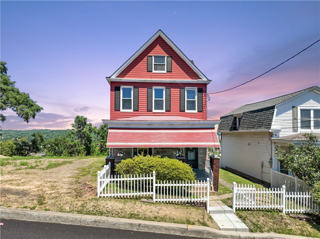 1008 Rue Grande Vue St