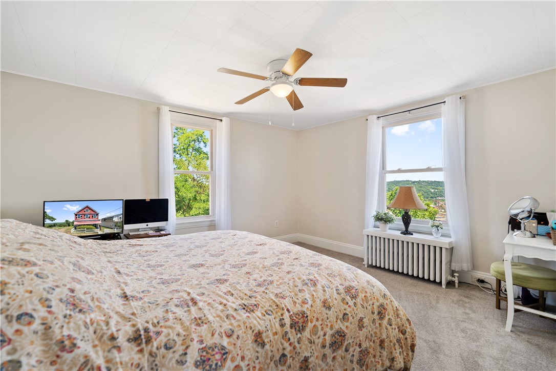 1008 Rue Grande Vue St