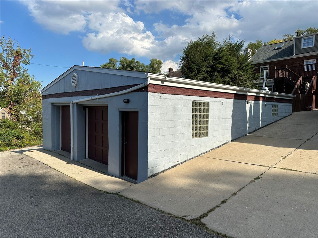 4226 Tuxey Ave