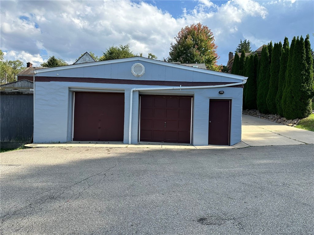 4226 Tuxey Ave
