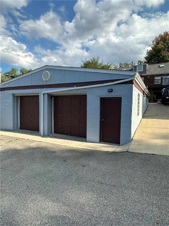 4226 Tuxey Ave