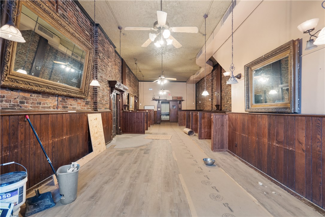 424 S Main St