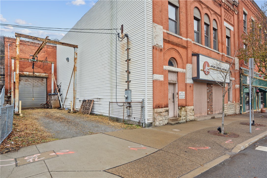 424 S Main St