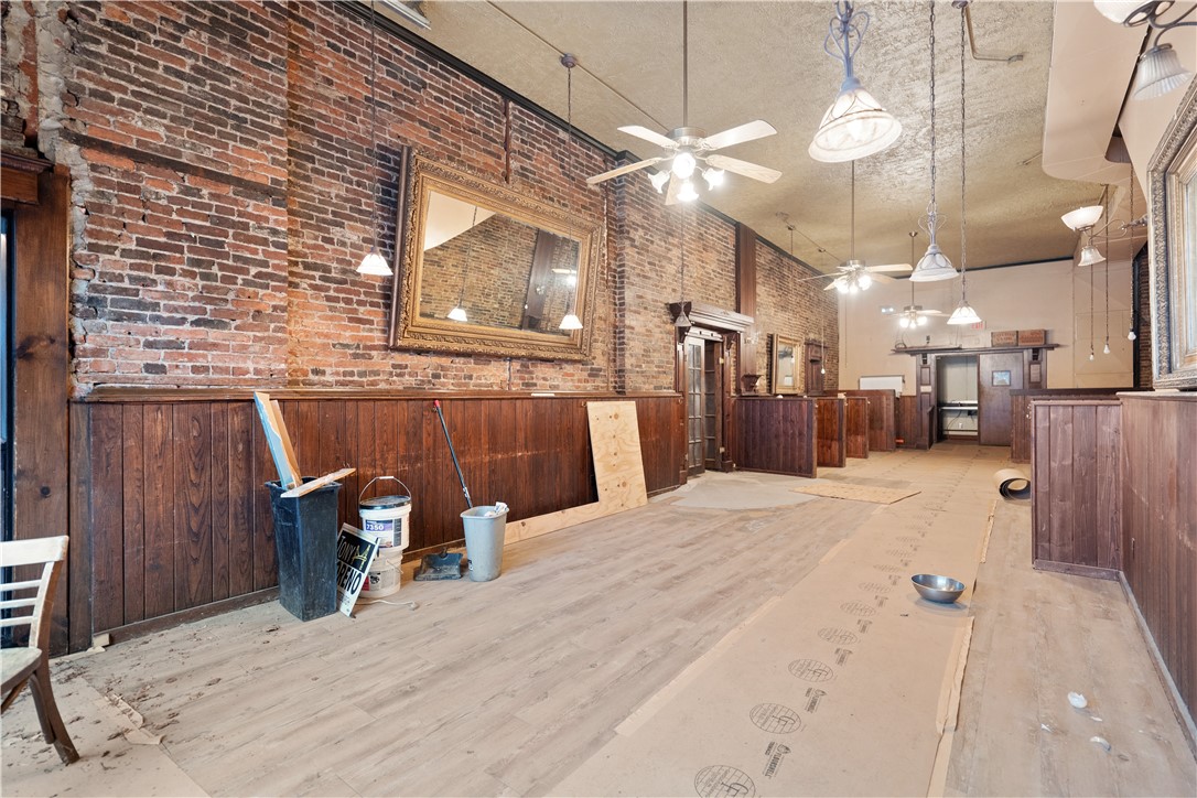 424 S Main St