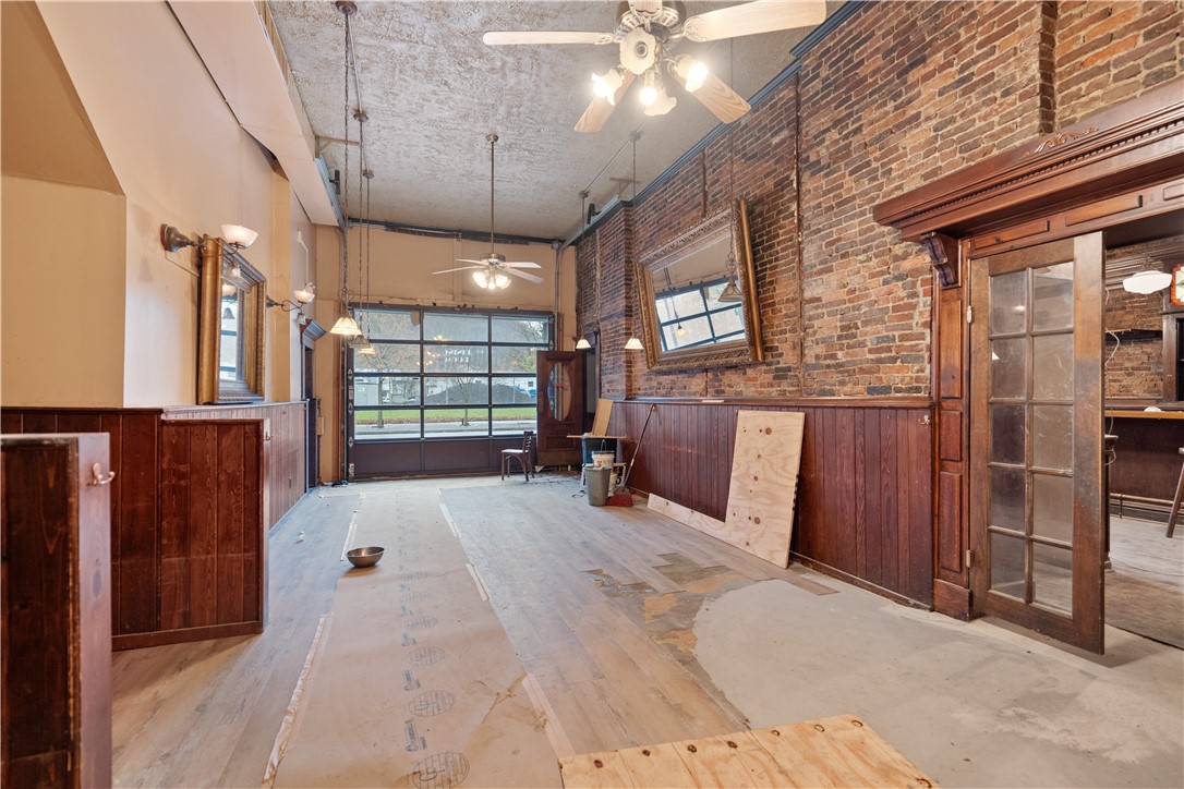 424 S Main St
