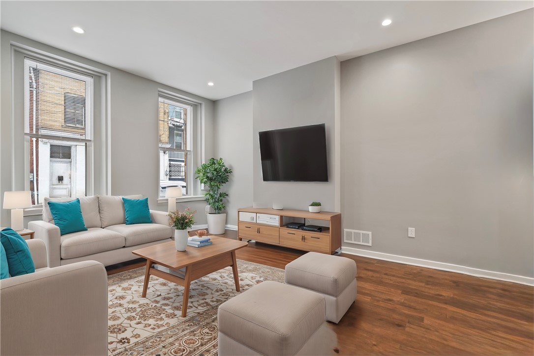 111 Hemlock St