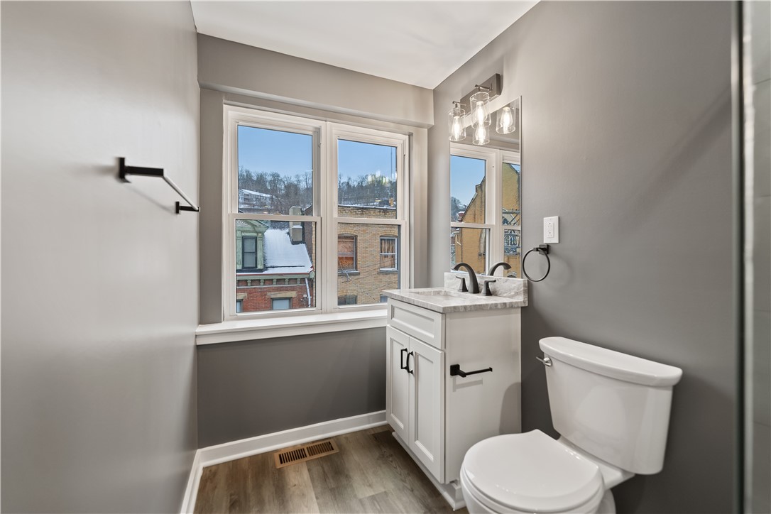111 Hemlock St