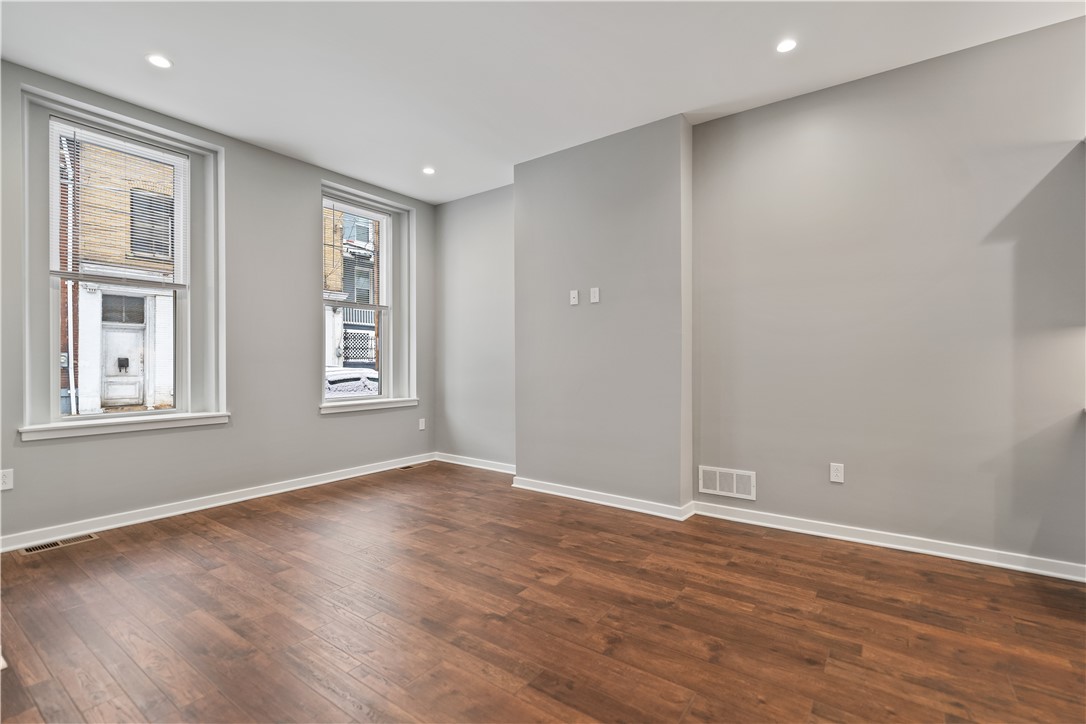 111 Hemlock St