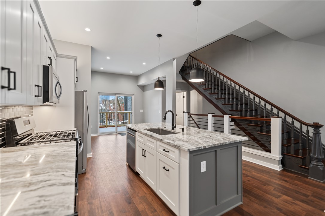 111 Hemlock St