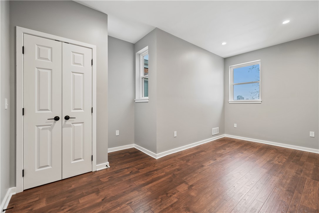 111 Hemlock St