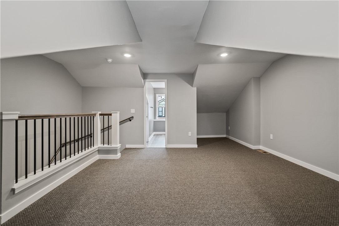 111 Hemlock St