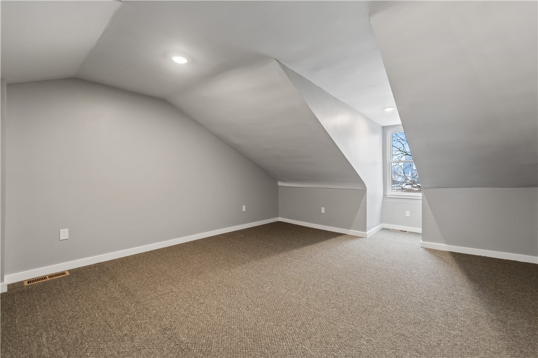 111 Hemlock St