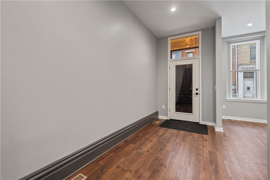 111 Hemlock St